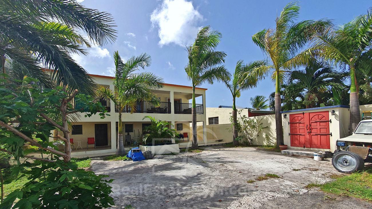 Apartment Building for sale in Sint Maarten, Beacon Hill. 5 studios and one 3-bedroom #366