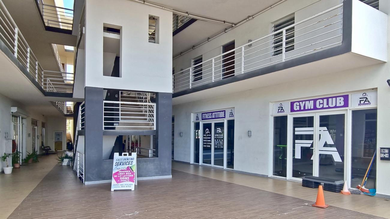 Commercial space FOR SALE St Maarten Cole Bay.