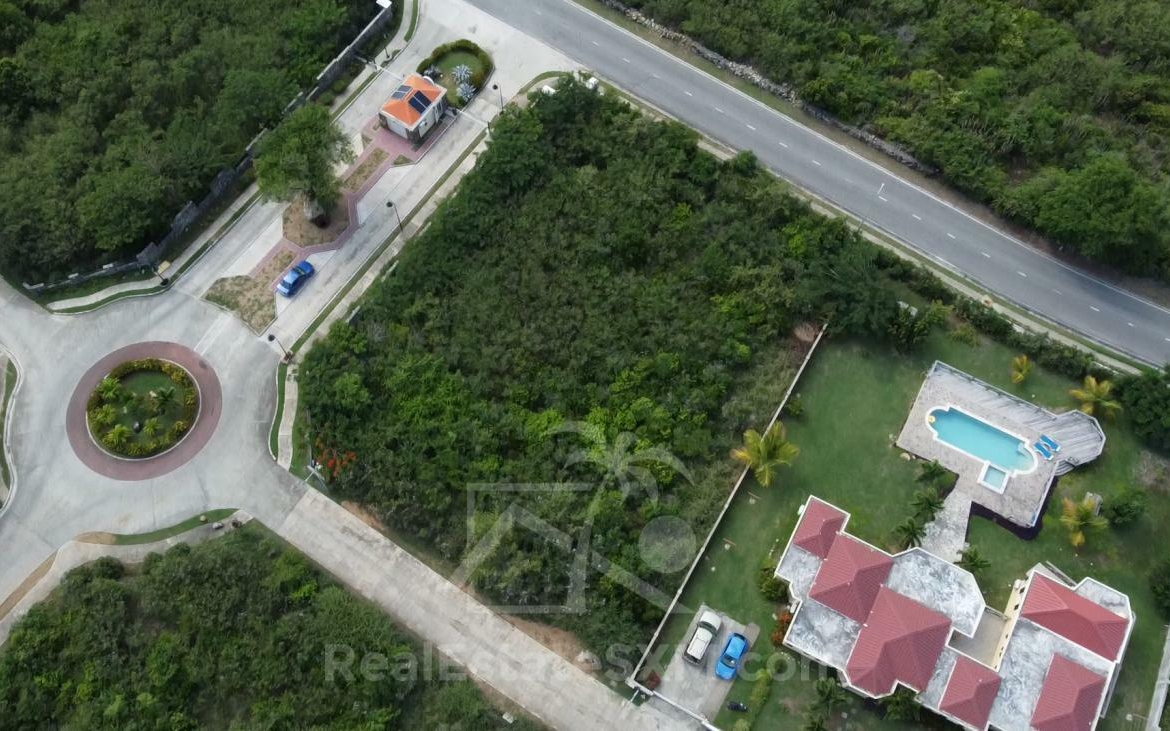Big vacant land for sale in St Maarten,
