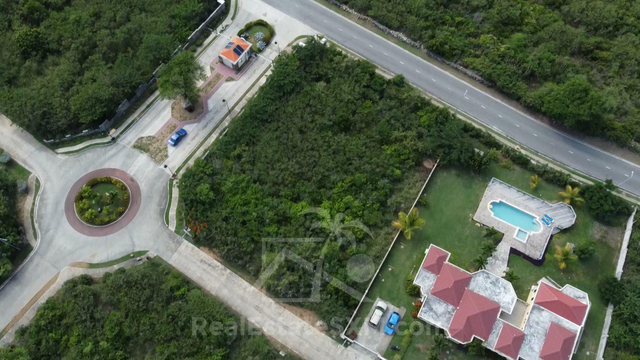 Big vacant land for sale in St Maarten,