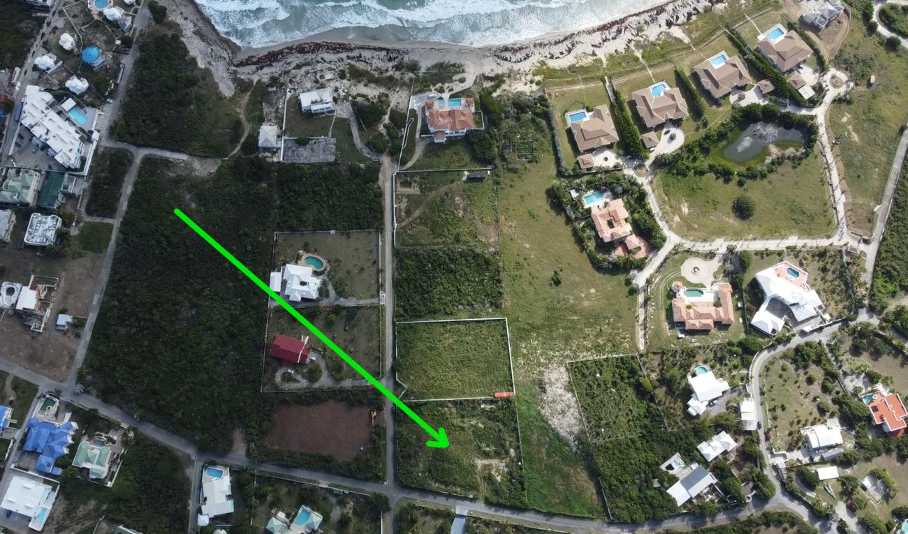 Very big flat Land For Sale close to the beach in St Maarten